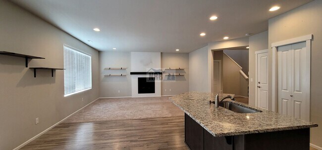 Building Photo - Stunning 3 bd House in Lacey!