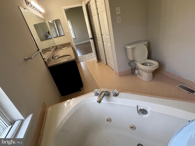 Building Photo - 34 Ironwood Dr