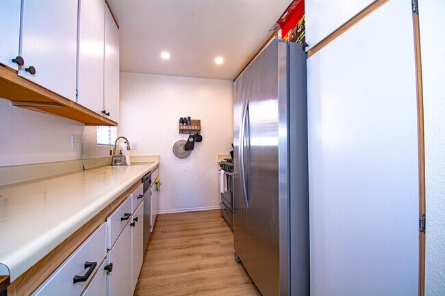 Building Photo - 8408 Spring Desert Pl