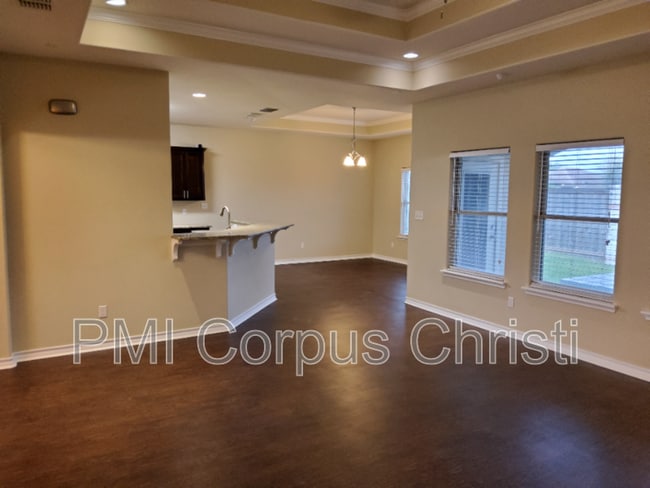 Building Photo - 4009 Cimarron Lake Dr