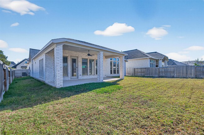 Building Photo - 15330 Legacy Pk Wy