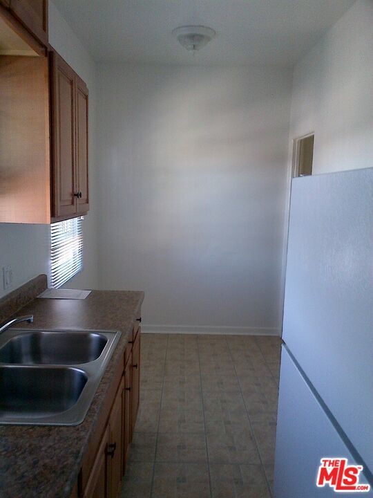 Building Photo - 5320 W Olympic Blvd