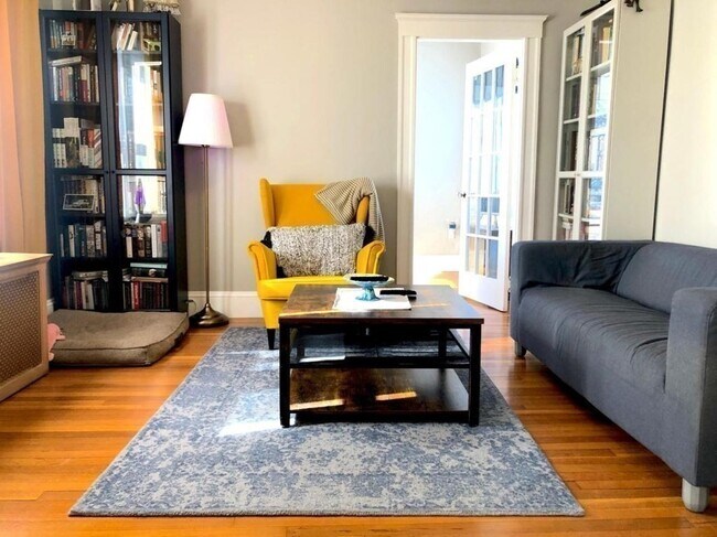 Building Photo - 54 Lothrop St