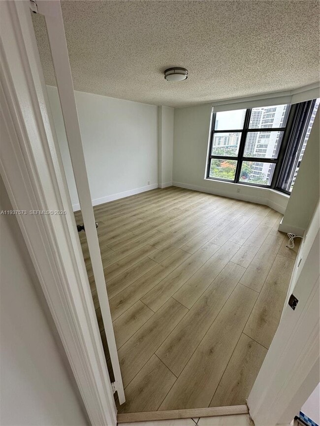 Building Photo - 3530 Mystic Pointe Dr