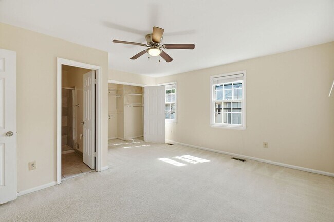 Building Photo - 6012 Crown Royal Cir