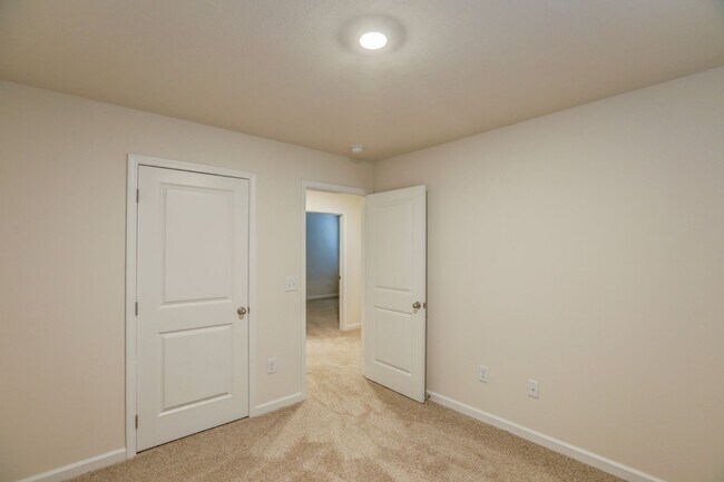 Building Photo - NEW CONSTRUCTION - 5 BDRMS, 3 BTHS, JOHNSON CITY