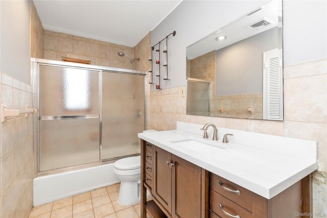 Building Photo - 5 Glenbrook Rd