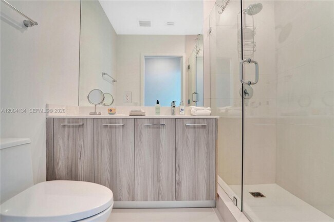 Building Photo - 501 NE 31st St