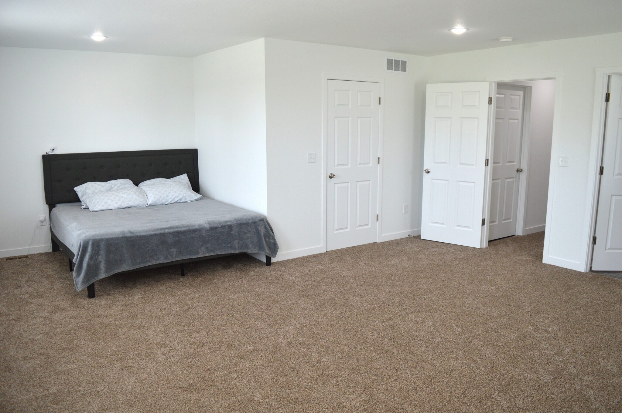 Building Photo - 311 Alberts Dr
