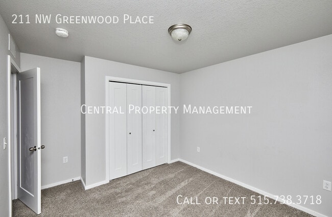 Building Photo - 211 NW Greenwood Pl