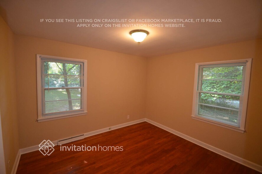 Building Photo - 1332 Midwood Dr