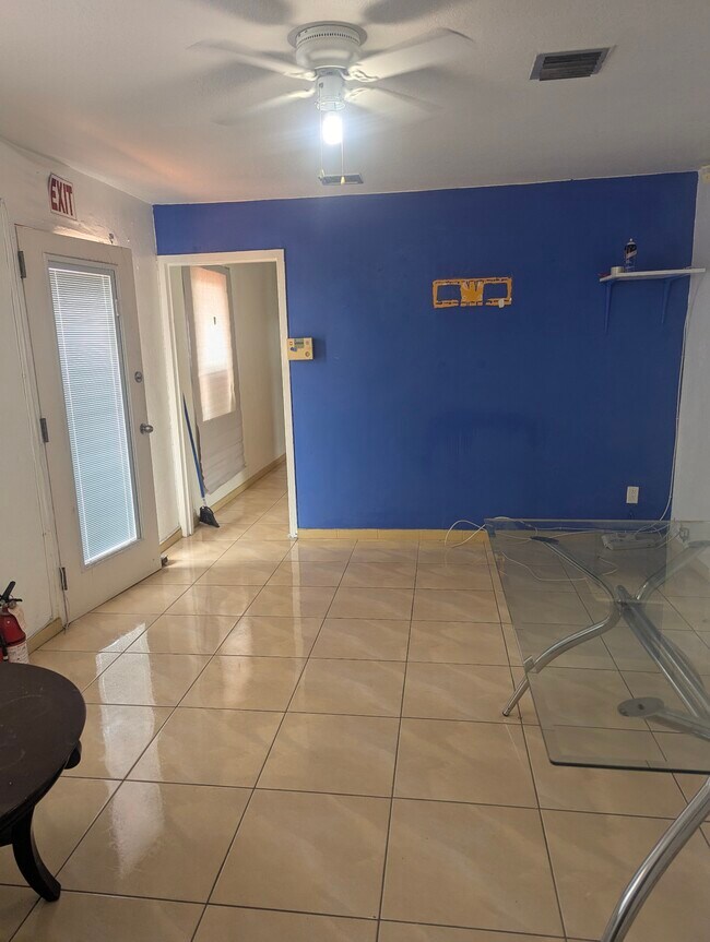 Building Photo - 17900 NW 2nd Ave