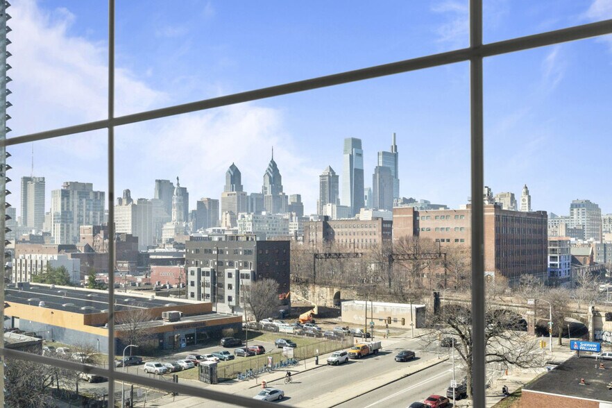 Building Photo - 501 N Perth St
