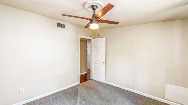 Building Photo - 1483 Glastonberry Rd