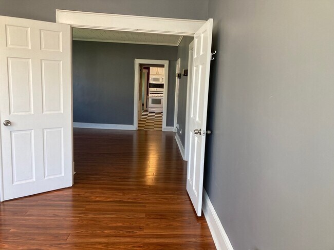 Building Photo - 30 Grant St