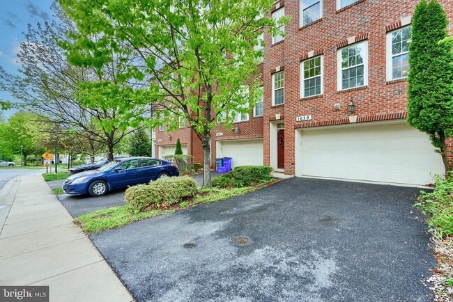 Building Photo - 1639 Whitehall Dr