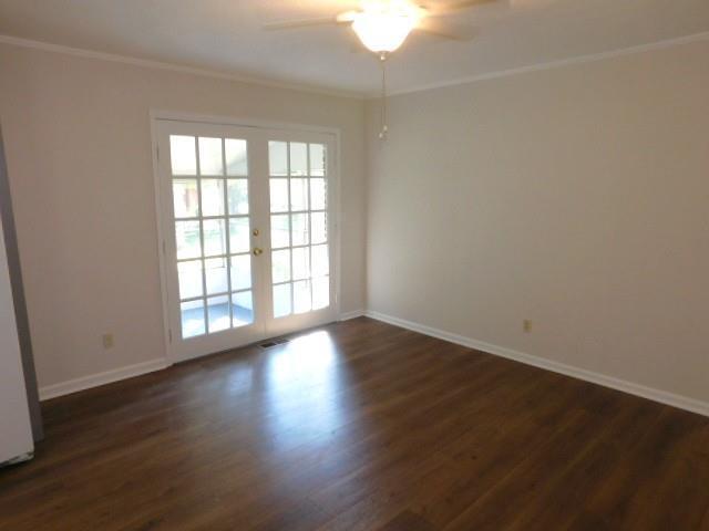 Building Photo - 879 Forest Ridge Dr SE