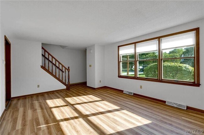 Building Photo - 276 Tennyson Terrace