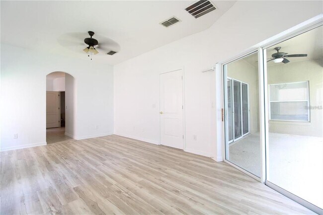 Building Photo - 16543 Cedar Run Dr