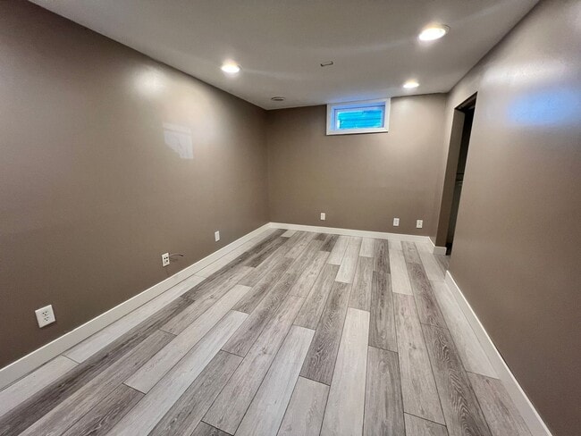 Building Photo - Adorable 3 Bedroom Fully Renovated Home!