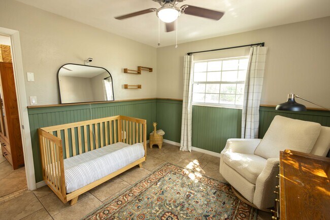 Building Photo - 650 S Park Ave