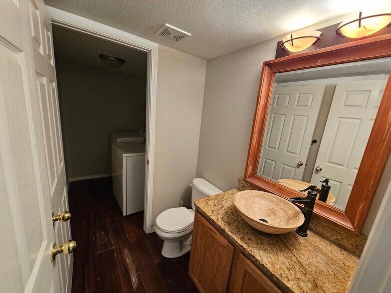 Building Photo - 6672 Wild Indigo Dr