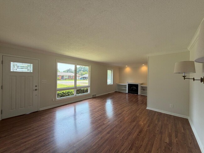 Building Photo - 524 Graycroft Dr SW