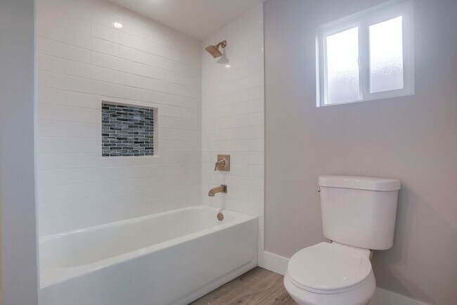 Building Photo - 3266