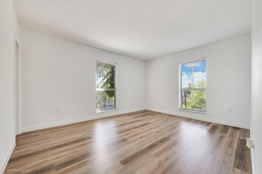 Building Photo - 8950 SW 69th Ct