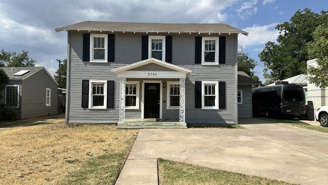 Primary Photo - 2706 24th St