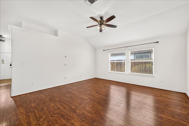 Building Photo - 3810 Los Arroyos Dr