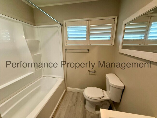 Building Photo - Beautiful 3 Bed/2 Bath NE Bakersfield Home w/ Pool, Solar & $0 Deposit Option