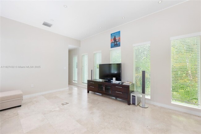 Building Photo - 472 Minola Dr