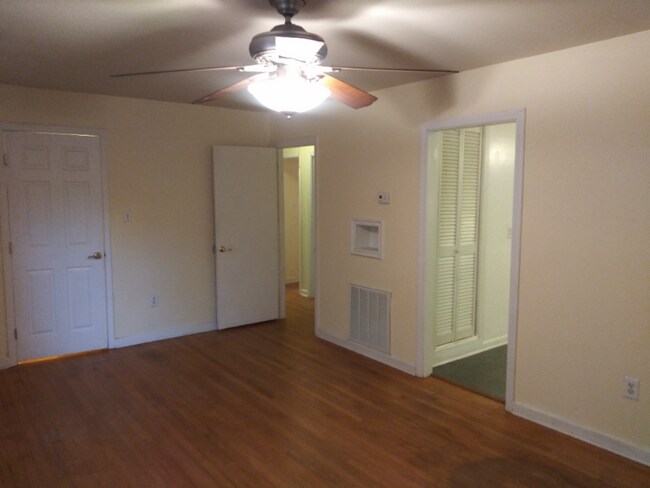 Building Photo - 2172 Church Creek Dr