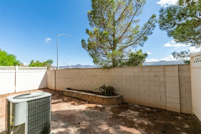 Building Photo - 1555 Homeward Cloud Ave