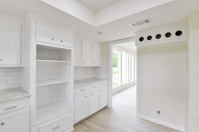 Building Photo - 122 S Diamondhead Blvd