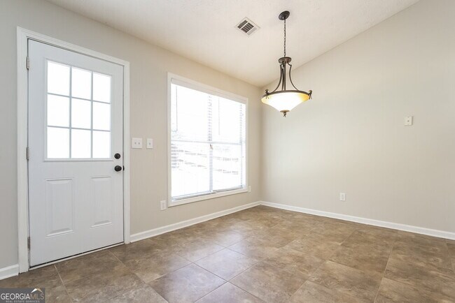 Building Photo - 2585 Fairmont Park Ct