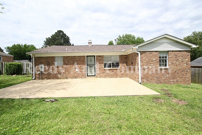 Building Photo - 3685 Bryn Mawr Dr
