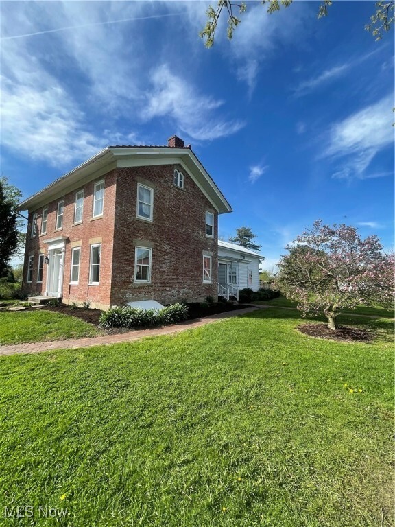Building Photo - 1379 Barlow Rd