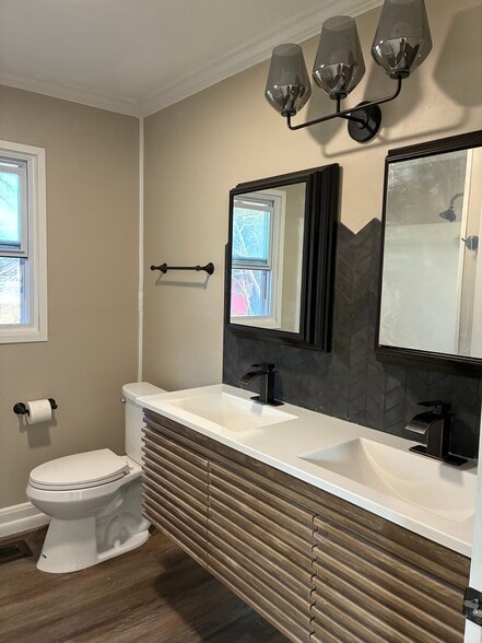 Building Photo - 3805 Burrus St