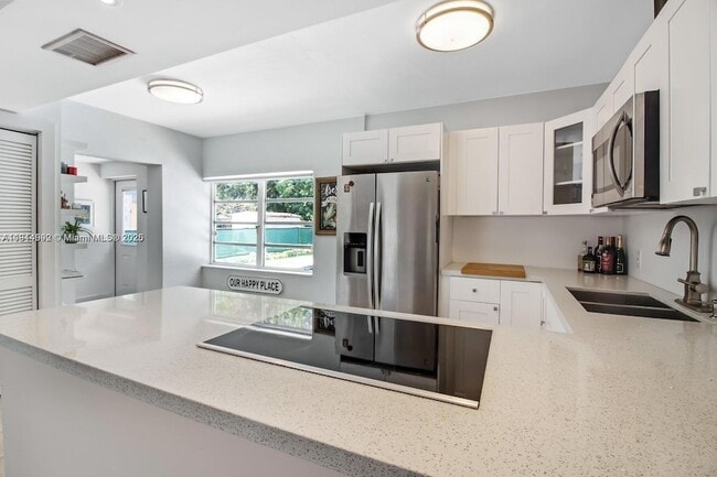 Building Photo - 827 NE 140th St