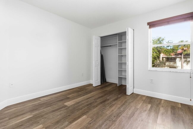 Building Photo - Beautiful Condo