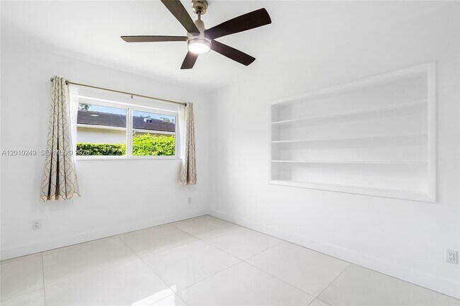 Building Photo - 7800 SW 57th Ct