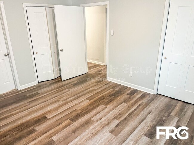 Building Photo - 435 Frank St