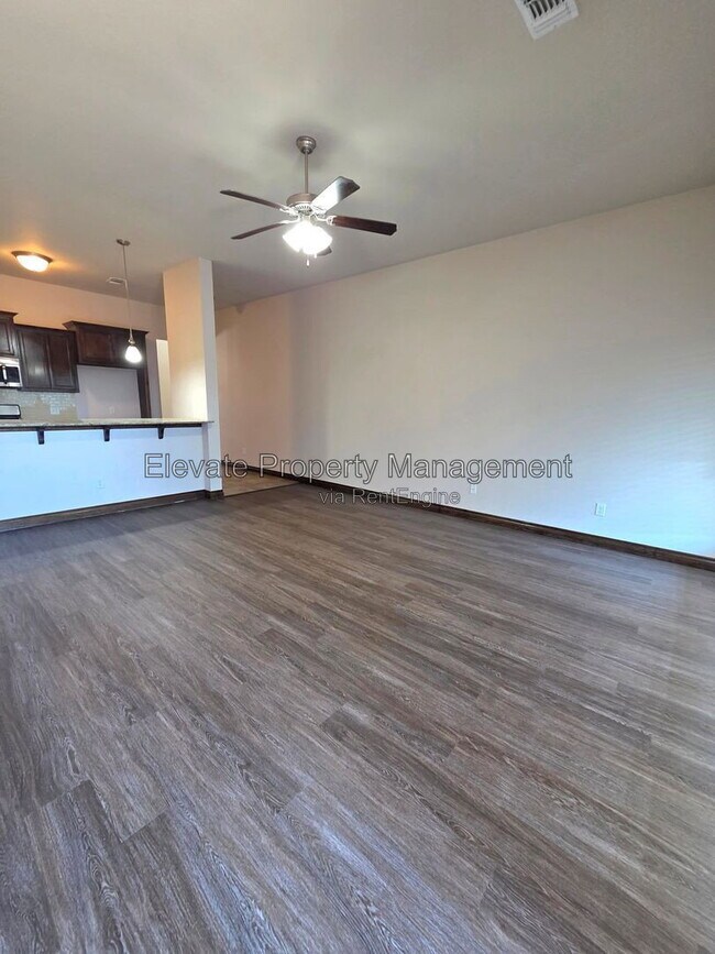 Building Photo - 2300 Starwood Wy
