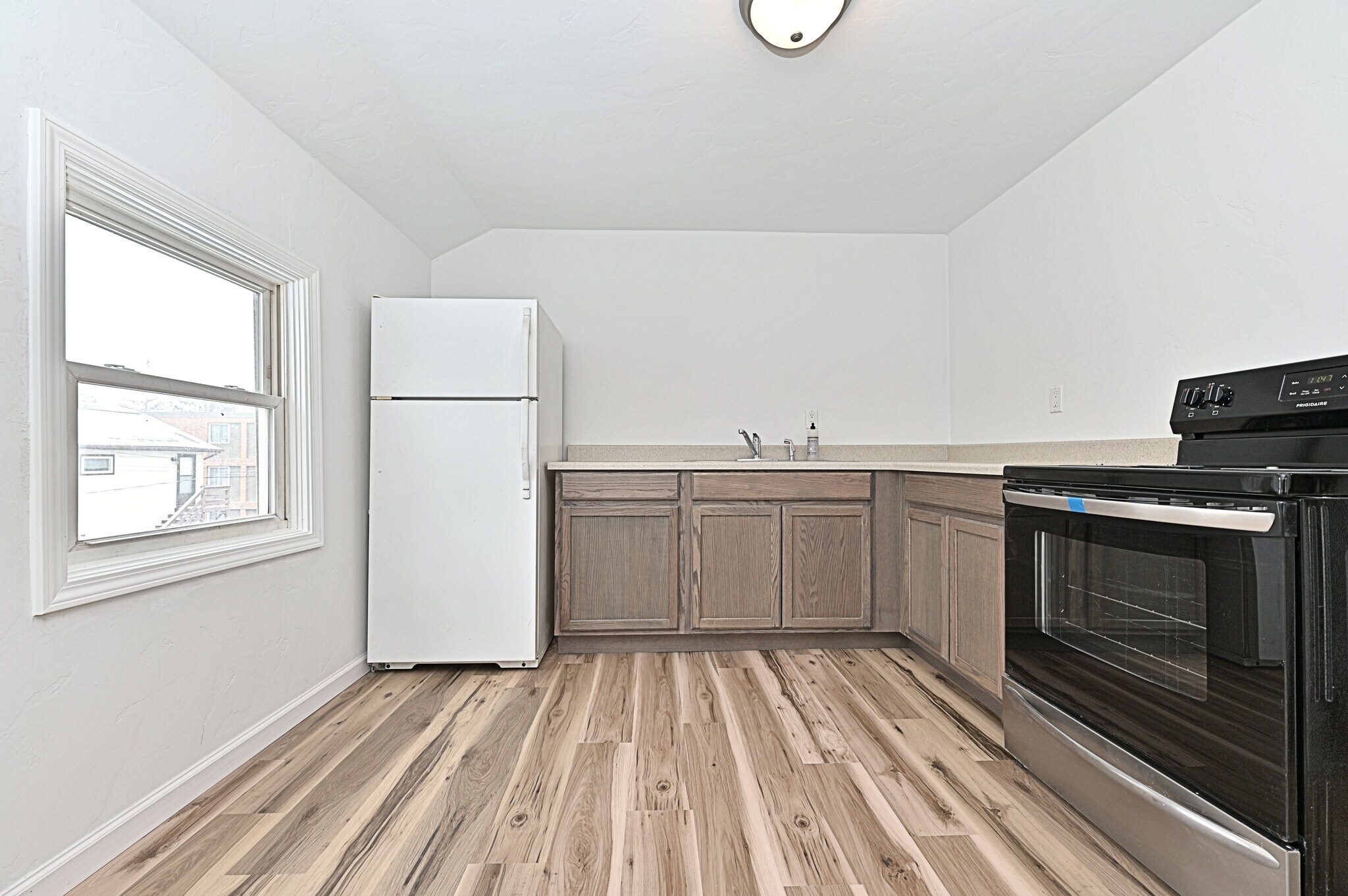 Building Photo - 2316 2nd Ave W