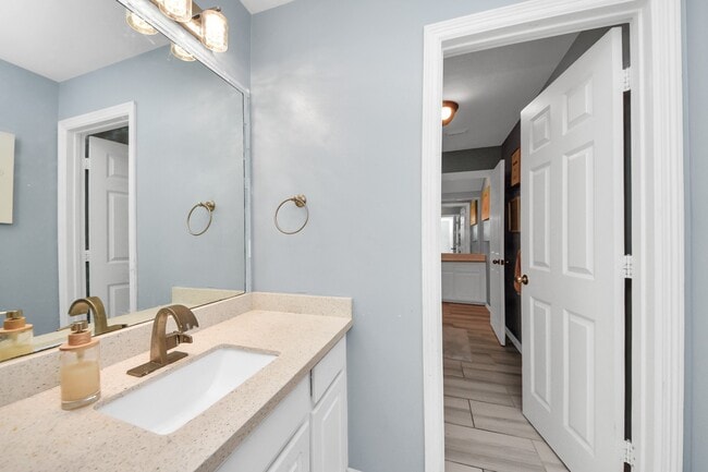 Building Photo - 17314 Pinecreek Hollow Ln