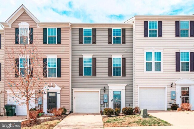 Building Photo - 2111 Elm Tree Knoll