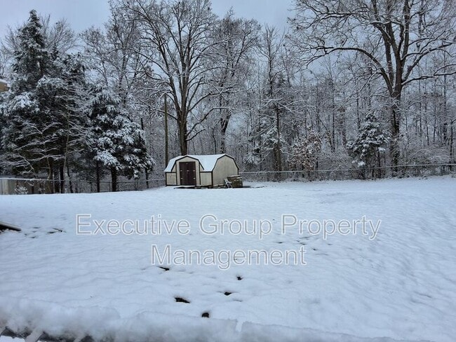 Building Photo - 1800 Preston St