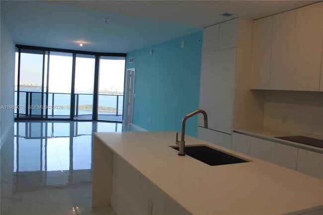 Building Photo - Northeast 24th Street, Miami, FL 33137 - 3 BR 3 BA condo